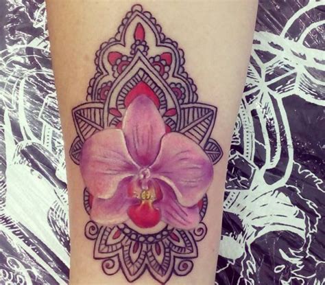 Ein engel tattoo hat immer eine ganz besondere bedeutung für seinen träger. Tattoovorlagen Blumen Schmetterlinge Kostenlos | Die ...