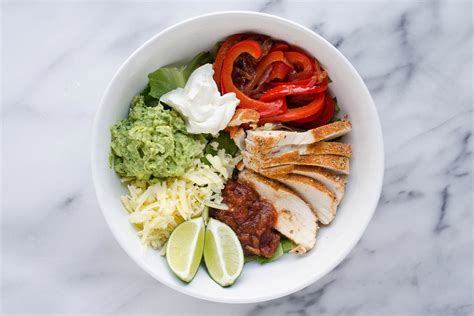 Get the recipe from meseidy rivera. Chicken Fajita Salad Bowls | Recipe | Chicken fajitas ...