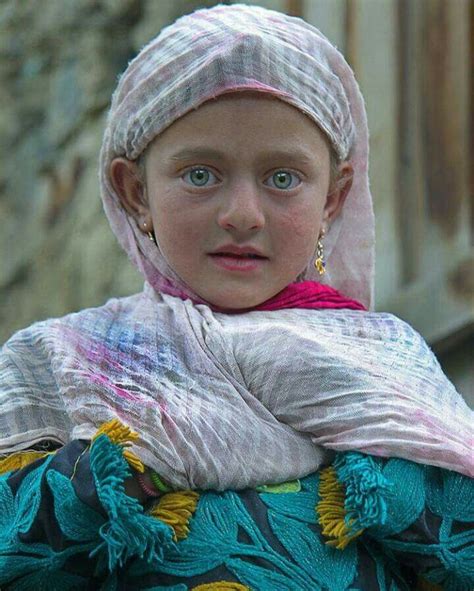 Girl Of Pagan Kalash Tribe Pakistan Pretty Eyes Cool Eyes Beautiful Eyes Beautiful People