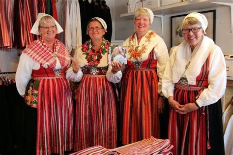 costume and embroidery of leksand dalarna sweden swedish dress scandinavian costume