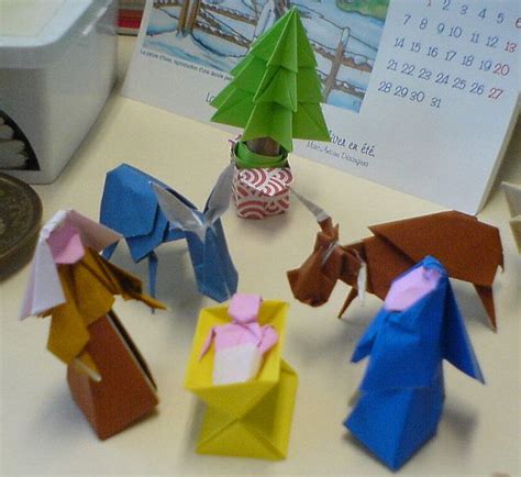 A Nativity In Origami Une Crèche En Origami By Kwalestafar Via