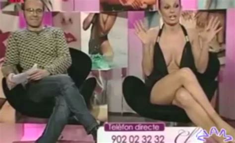 Spanish Tv Presenter Suffers Major Wardrobe Malfunction Live On Air Hot Sex Picture