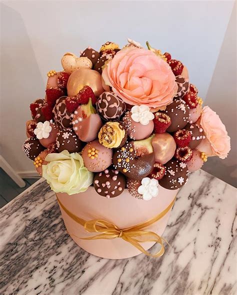 Flower Bouquet With Chocolate Covered Strawberries Easy
