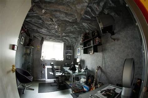 Batman Superfan Turns Bedroom Into Amazing Batcave That Cost Him Just £