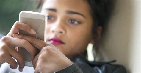 Dont Criminalise Teens For Sexting Educate Them Instead Huffpost Uk
