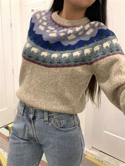 i think i just found my favourite sweater 🐑 thriftstorehauls
