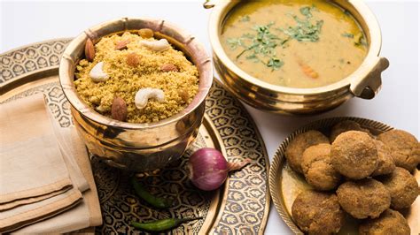 Charminar specializes in special hyderabadi chicken/mutton biriyanis, check out charminar markham's food. How to plan the best Indian food menu for your wedding