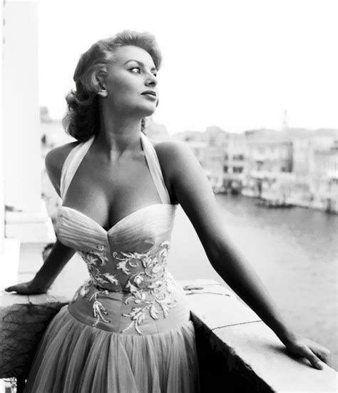 Pin By Darlana Joyner On Cinema Sophia Loren Style Sophia Loren