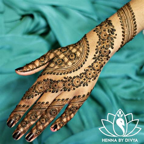 12 Out Of The Box Modern Mehndi Designs For The Millennial Bride