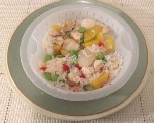 It has a sweet pineapple sauce drizzled over juicy. Healthy Choice Café Steamers Pineapple Chicken Bowl Review ...