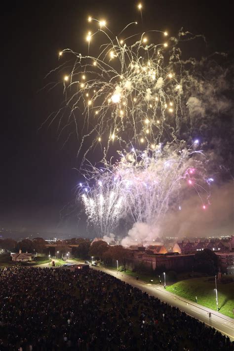Relive Plymouth Hoes Spectacular Firework Display As Janners Celebrate