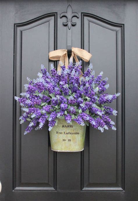 10 Awesome Spring Decorations For Your Front Door