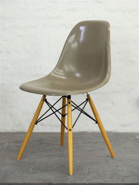 Louis, usa) studierte architektur an der washington university in st. Charles Eames, Ray Eames - Herman Miller - Stuhl - DSW ...
