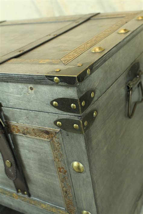 Shop wayfair for all the best grey rustic / lodge coffee tables. Rustic Gray Large Wooden Storage Trunk Coffee Table with ...