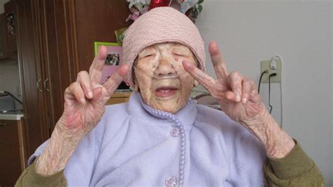 Kane Tanaka A mulher mais velha do mundo que já passou por duas