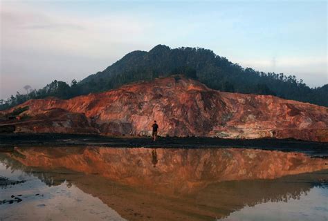 Chinese Interests Look To Malaysia For Cheap Iron Ore And Profits