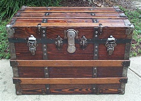 Photographic Examples Antique Steamer Trunks Antique Trunks