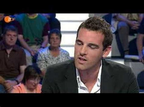 Der ehemalige fußballnationalspieler christoph metzelder weiß um seine schuld, er weiß auch, dass er nie wieder ein normales leben führen kann. Christoph Metzelder im Aktuellen Sportstudio - YouTube