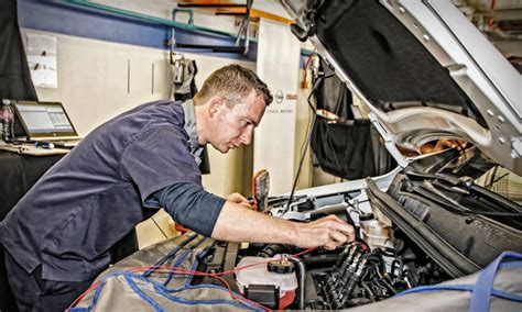 Choosing The Best Auto Technician For The Vehicle Repairs Royal Cars