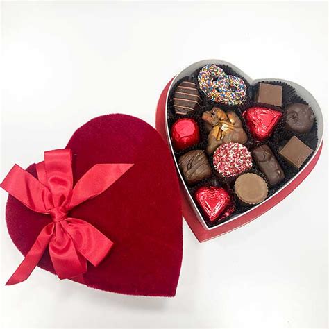 7 Ounce Heart Box Assorted Chocolate