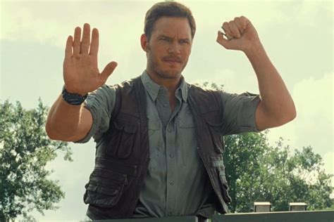 Chris Pratt Owen Grady Jurassic Pedia