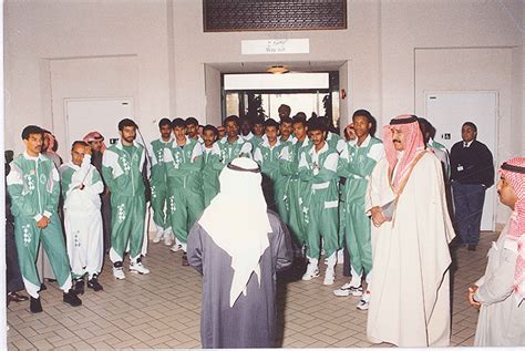 حول من sar الى mad و كذلك حول بالاتجاه العكسي. زيارة لاعبي المنتخب السعودي الاول عام 94 | جمعية الأطفال ...