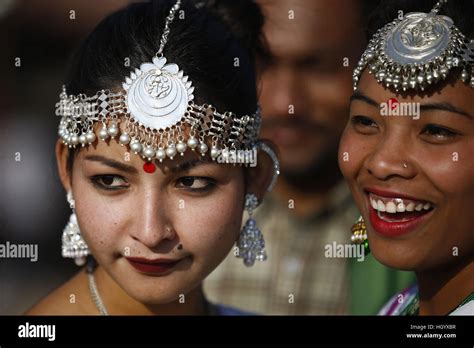 Kathmandu Nepal 14th Jan 2017 Women From Ethnic Tharu Community Clad In Traditional Attire