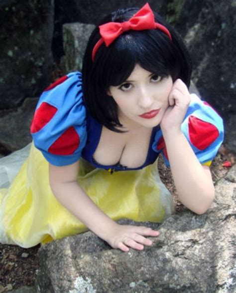 Pin On Snow White Cosplay