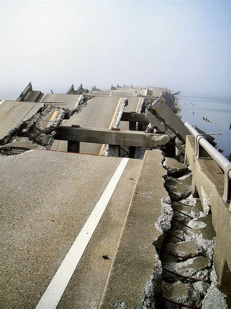 Aug 2005 Hurricane Katrina Bridges Collapsed During The Storm