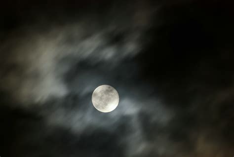 Full Moon In A Stormy Night Fullmoon In A Stormy Night Ta Flickr