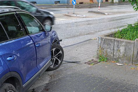 A 44 bei jülich wegen überschwemmung voll gesperrt. Unfall in Wuppertal-Vohwinkel