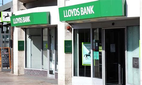 If you apply and are approved for a new my best buy® credit card, your first day of purchases on the credit card using standard credit within the first 14 days of account opening will get an additional 2.5 bonus points (an additional 5% back in rewards, for a total of 10%). Lloyds snaps up credit card firm MBNA for £1.9bn from Bank of America | This is Money