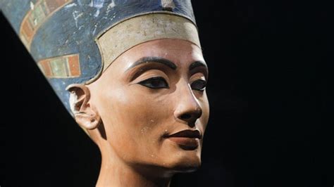 Egypt Queen Nefertiti Tomb Hunt Finds Organic Material Bbc News