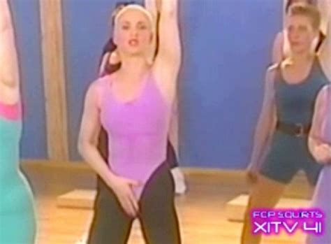 Xitv 41 Pop Culture 17 Squeeze My Muffin Susan Powter Jumps On Your