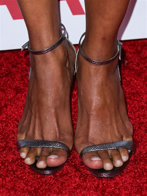 Halle Berrys Feet