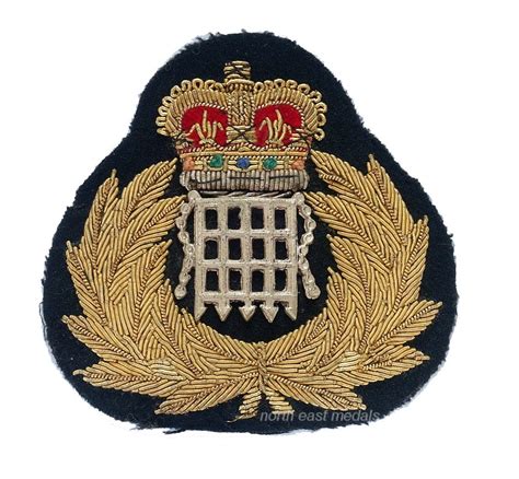 Hm Customs And Excise Officers Cap Badge Vintage British Badges And