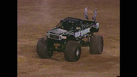 Freestyle Blue Thunder Monster Jam World Finals 2003 Youtube