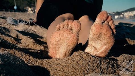 Vip Many Vids Full Hd Lara Tinelli Naked Feet In Public Lara Tinelli Manyvids