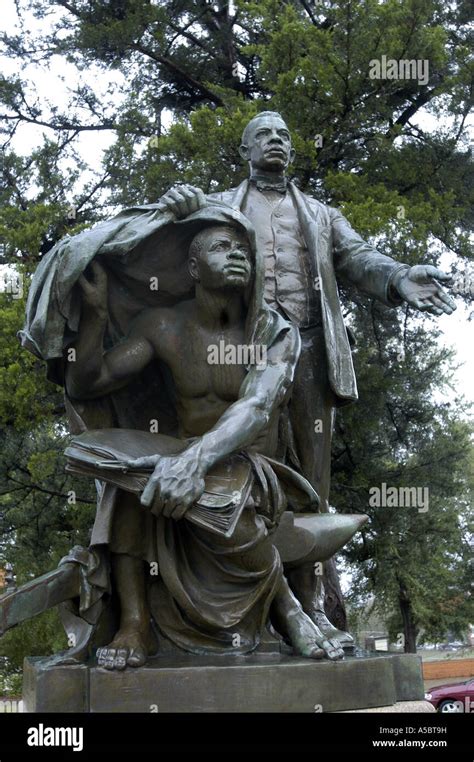 Booker T Washington Statue Tuskegee University Stock Photo Royalty