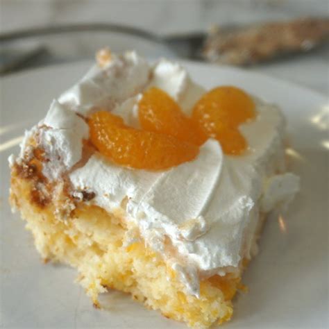 It's incredibly light, fluffy, and summery, even though it was a bit. mandarin orange angel food cake recipe - Easy Angel Food ...