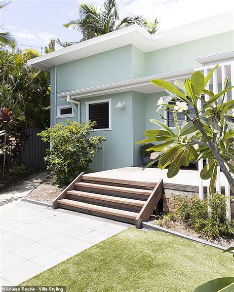 Inside Shelley Craft S Renovated S Beach Shack In Byron Bay Daily Mail Online