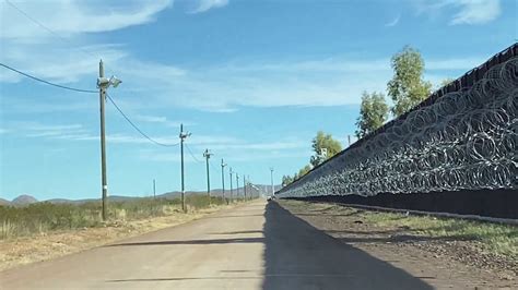 Douglas Arizona Border Wall Dividing The Town Youtube
