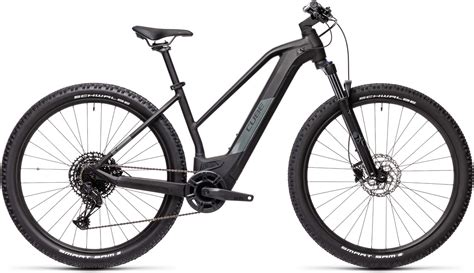 Reaction hybrid pro je električni brdski bicikl stvoren s ciljem da omogući vozačima izvlačenje maksimuma iz staza kojima voze. Cube Reaction Hybrid Pro 625 29 black n grey 2021 | MHW
