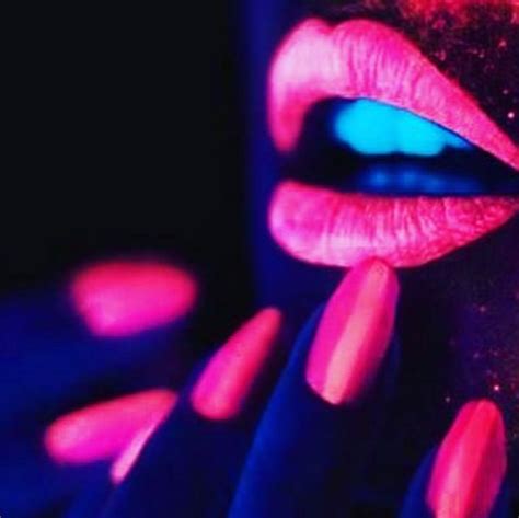11 Glow In The Dark Makeup Looks That Will Totally Mesmerize You Sheknows