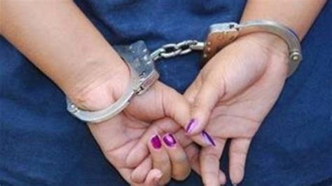 Arrestan A Mujer Que Atacó Con Un Cuchillo A Su Esposo En Cabo Rojo
