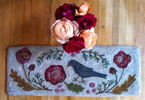 Pin By Pam Holden On Rug Hooking Red Roses Rug Hooking Flowers Bouquet