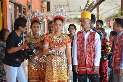 They live in longhouses called rumah panjai1. SARAWAK IBAN ETHNIC MARRIAGE | LOCATIONS SCOUTING in ...