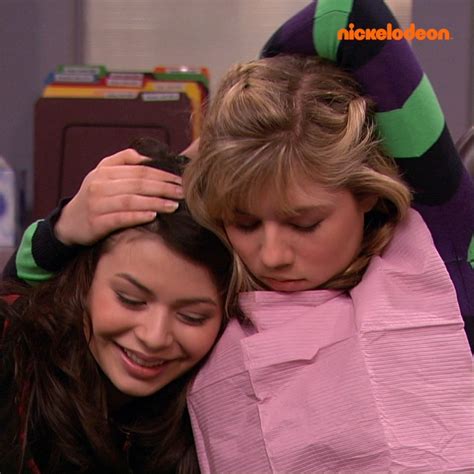 nickelodeon ithink they kissed 💋 5 minute episode icarly