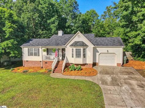 306 Oak Valley Drive, Simpsonville, SC 29681