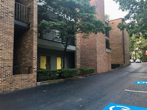 325 Hammond Dr, Sandy Springs, GA 30328 - Sandy Springs Office Court